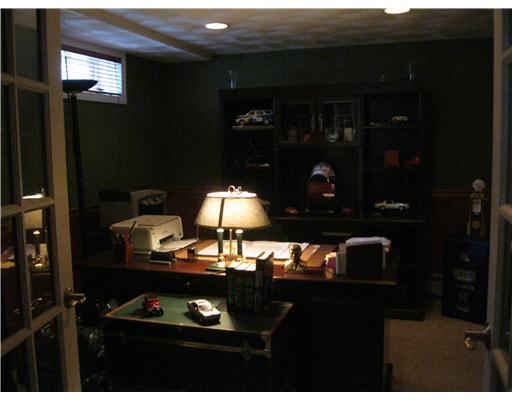 122 Amherst Road Cranston, RI 02920 - Photo 5 of 18 Bedroom. 2nd Bedroom/or Office