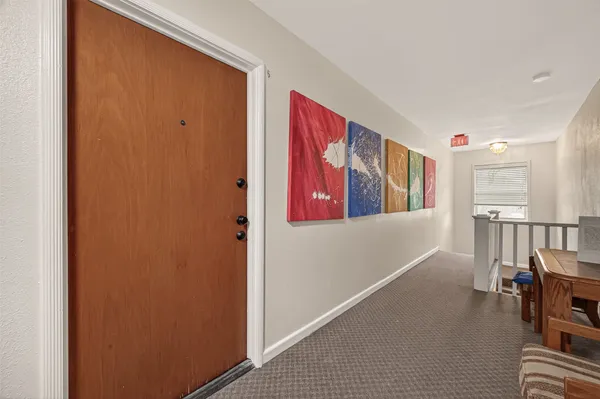 a view of livingroom with furniture