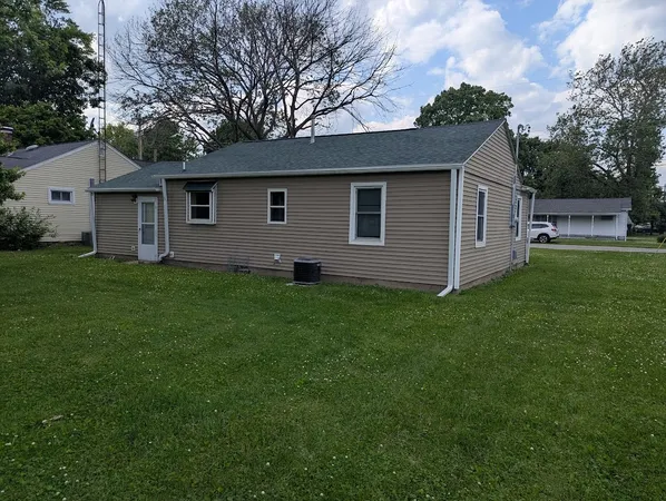$129,900 | 707 East Van Allen Street, Tuscola, IL 61953