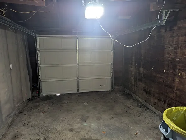 a house that is sitting in the grass