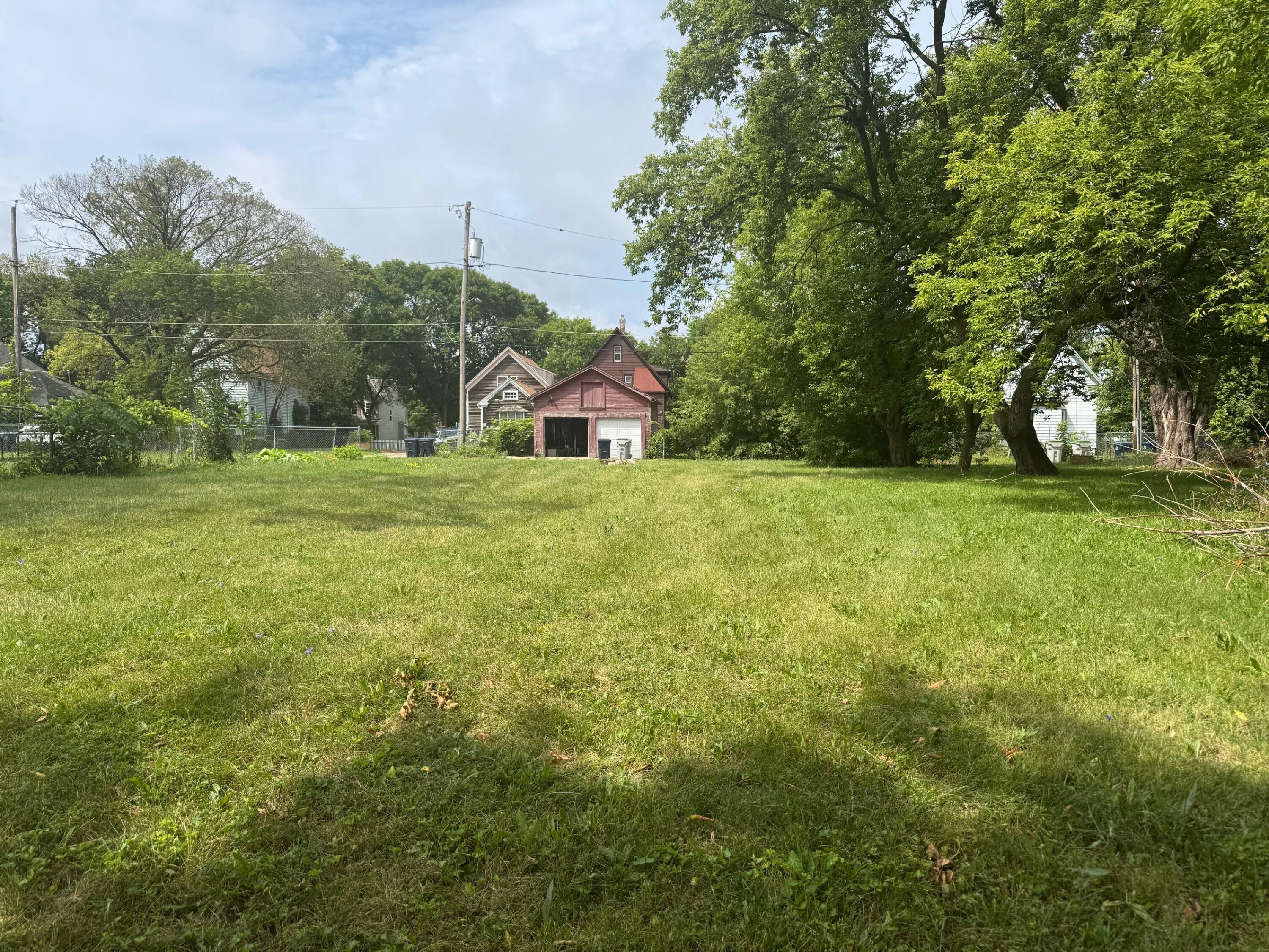 2453 North 16th Street Milwaukee, WI 53206 - Photo 2 of 2 2453 N 16th St 1