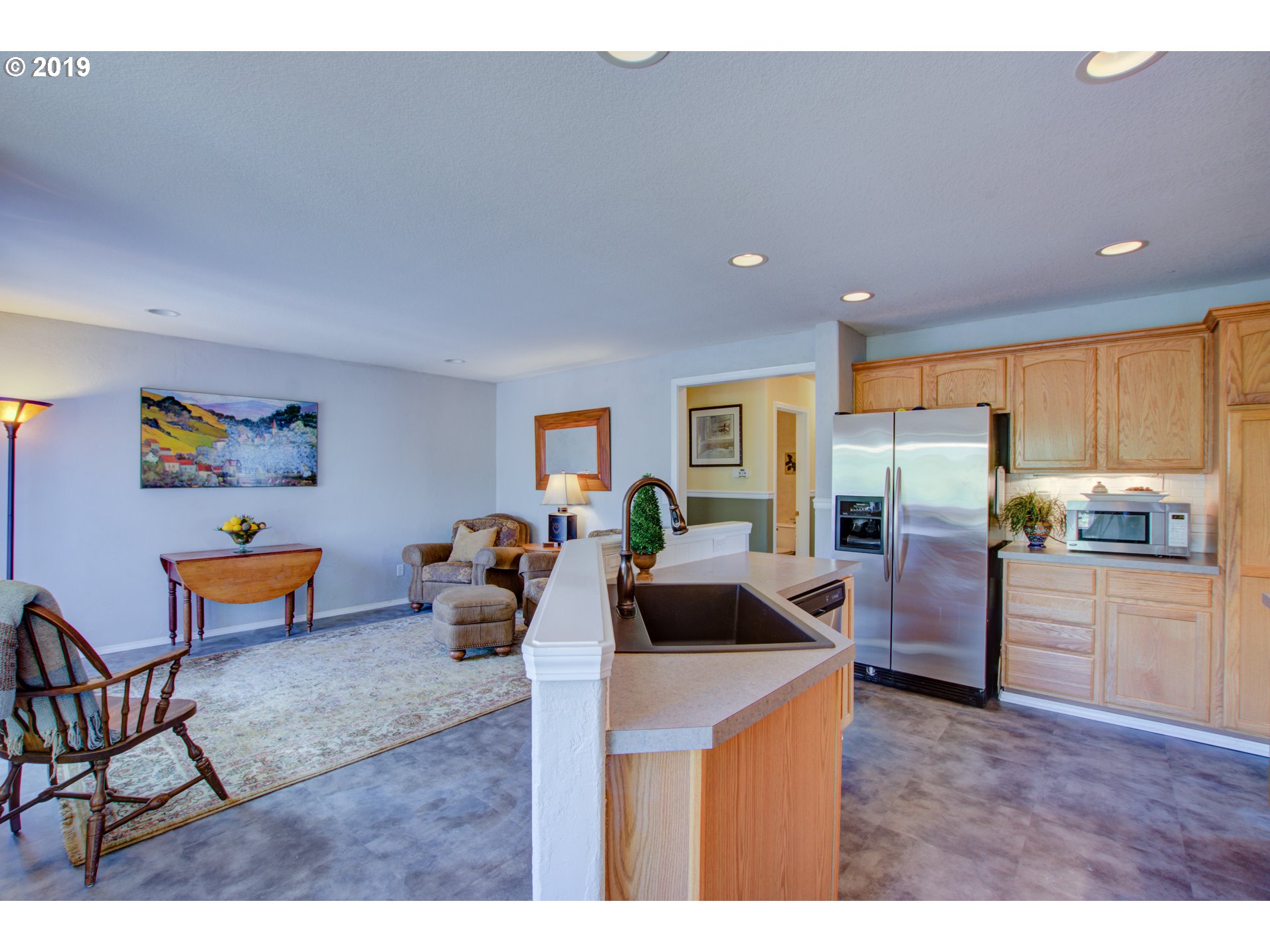 17885 Southwest Bryan Way Beaverton, OR 97007 - Photo 11 of 32 Kitchen/Family Room
