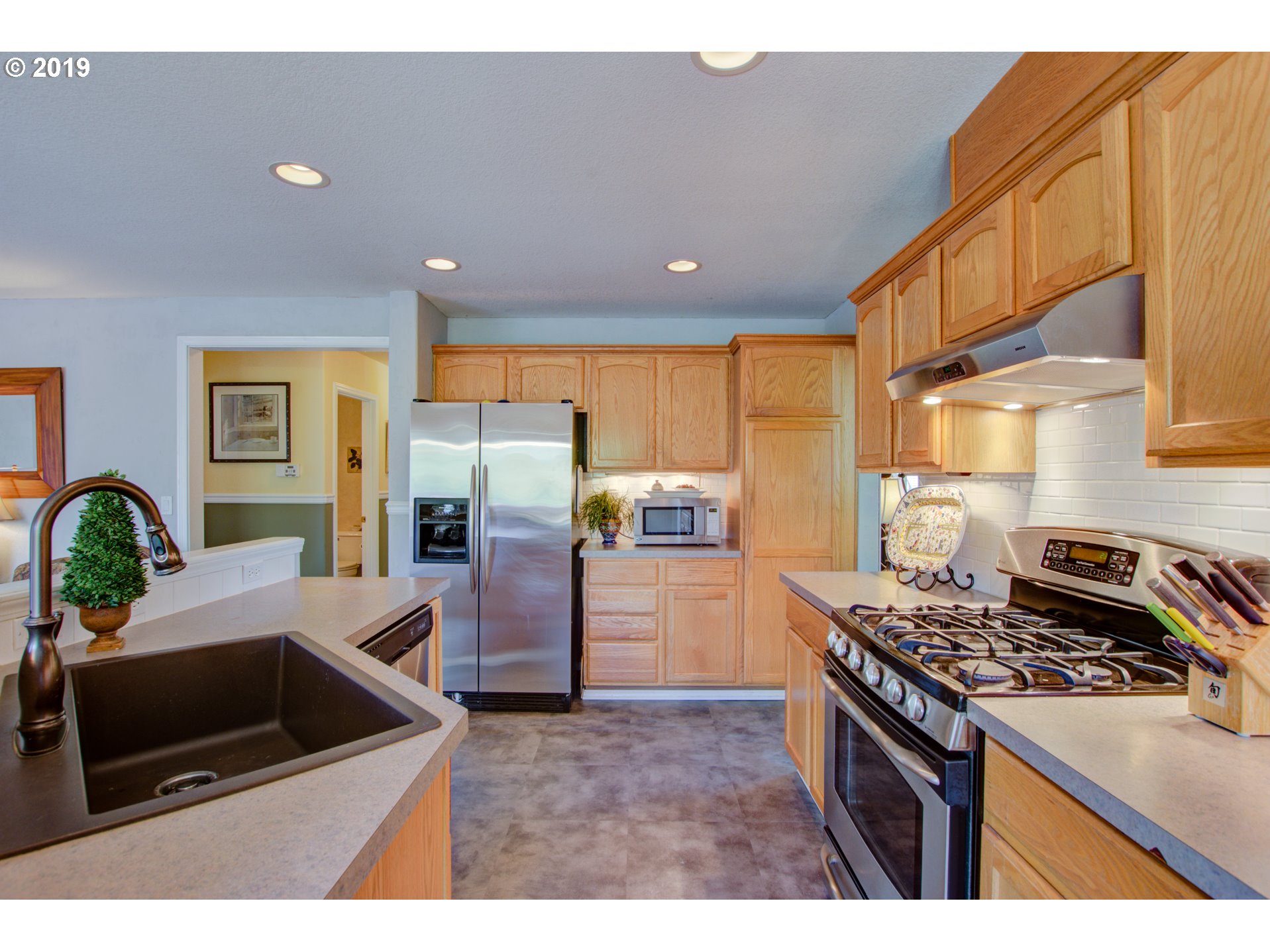 17885 Southwest Bryan Way Beaverton, OR 97007 - Photo 9 of 32 Kitchen