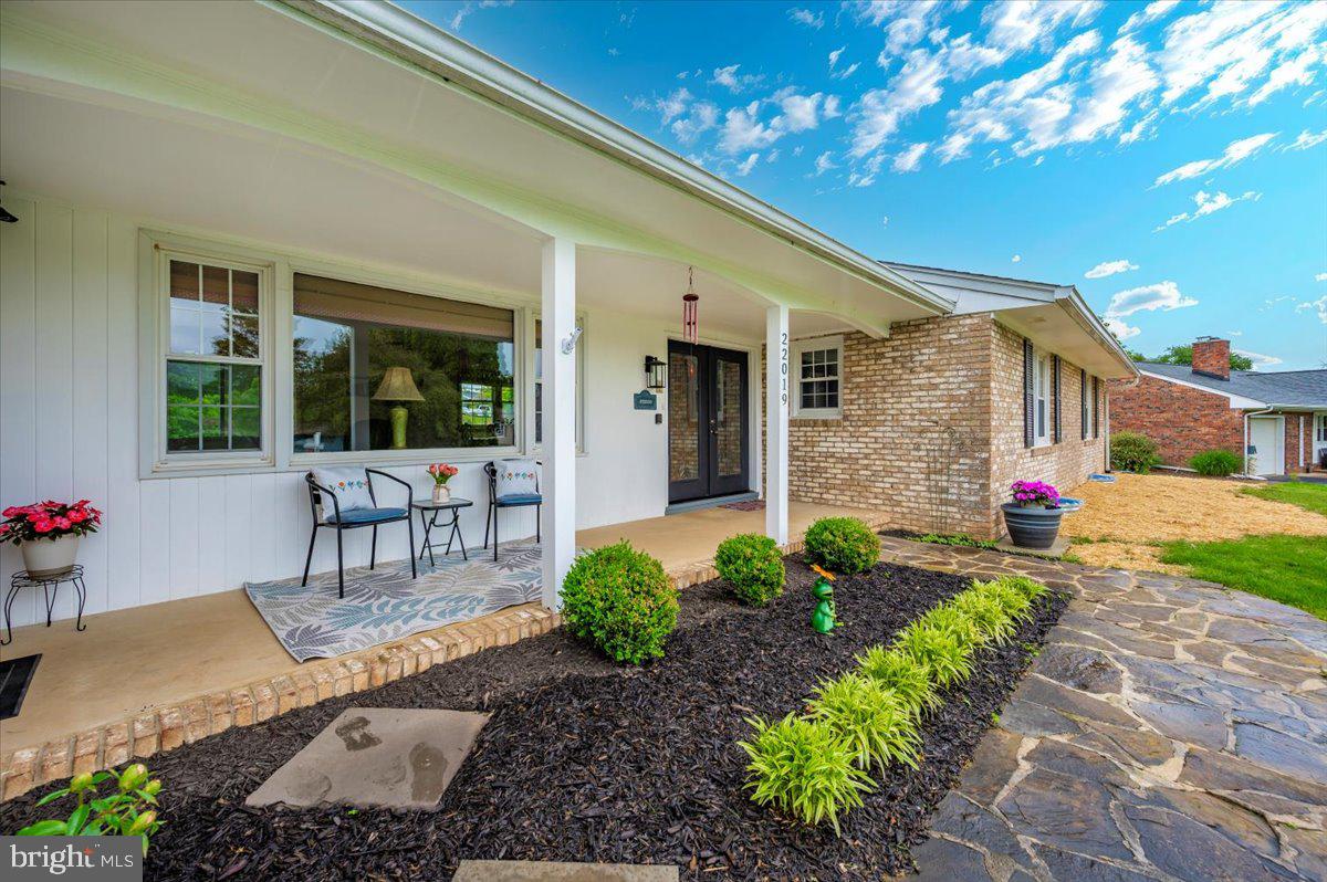22019 Mohawk Drive Smithsburg, MD 21783 - Photo 55 of 60 a front view of a house with garden
