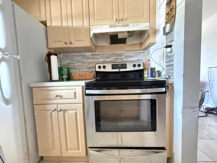 $55,000 | 17001 Northeast 13th Avenue, Unit 205, Miami, FL 33162