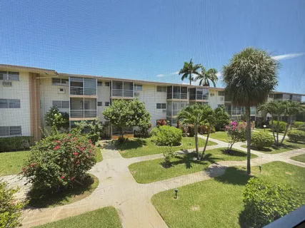 $55,000 | 17001 Northeast 13th Avenue, Unit 205, Miami, FL 33162