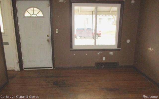 490 Frazier Street River Rouge, MI 48218 - Photo 6 of 12 IMG_0016.JPG