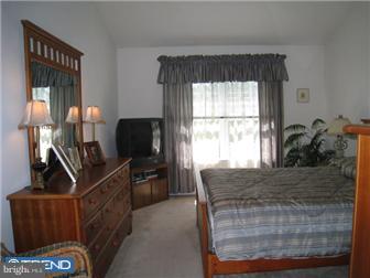 16 Threadleaf Terrace Burlington, NJ 08016 - Photo 11 of 12 Bedroom - Main