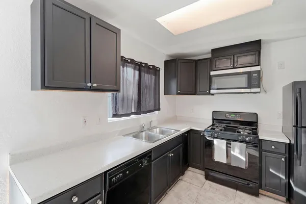 $389,900 | 1809 Taos Court, Modesto, CA 95351