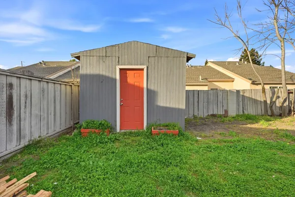 $389,900 | 1809 Taos Court, Modesto, CA 95351