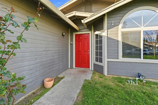 $389,900 | 1809 Taos Court, Modesto, CA 95351