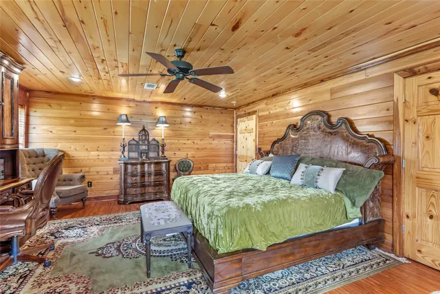 a dining room with lots of tables and chairs