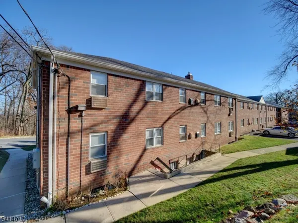 $1,950 | 2467 Highway 10, Morris Plains, NJ 07950