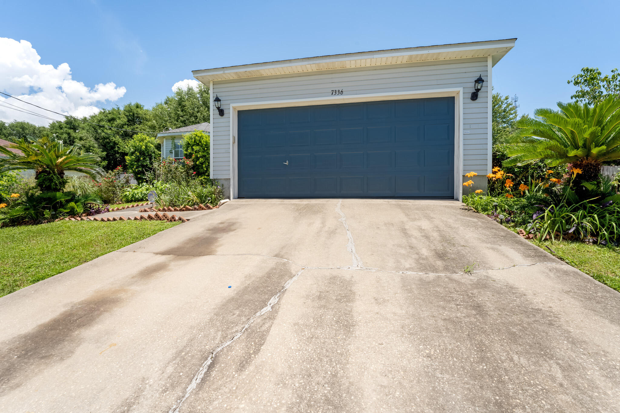 7336 Gordon Evans Road Navarre, FL 32566 - Photo 2 of 26 Front Exterior