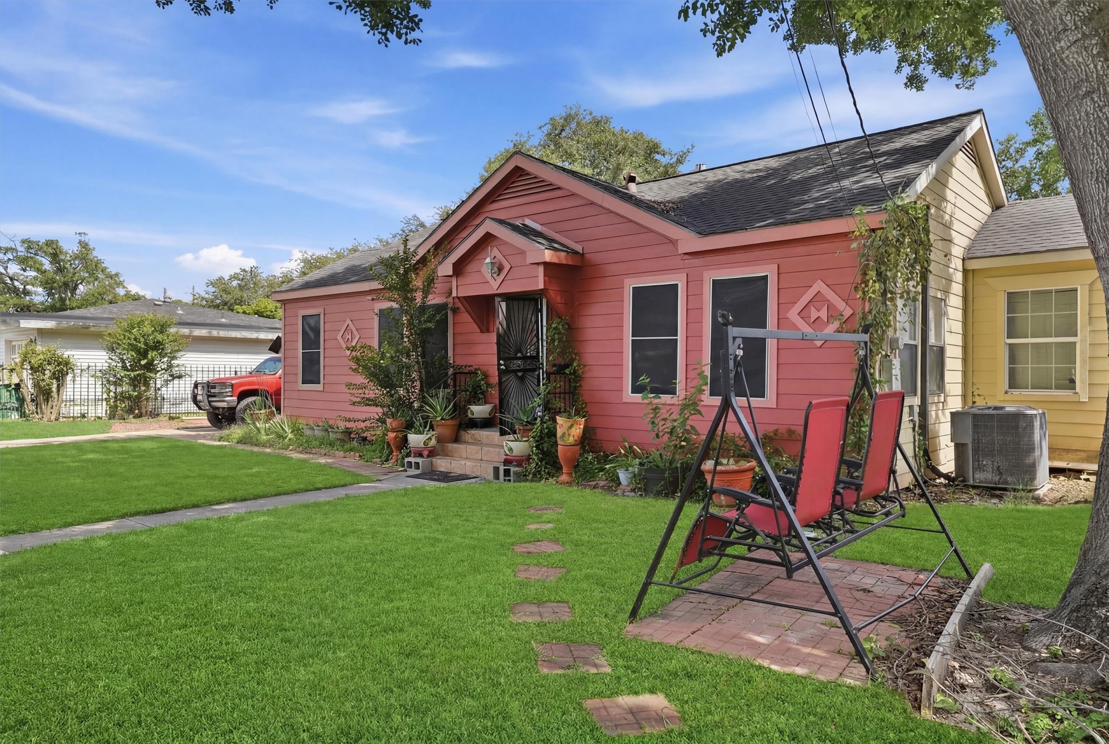 811 Canadian Street Houston, TX 77009 - Photo 3 of 26 beautiful curb appeal.