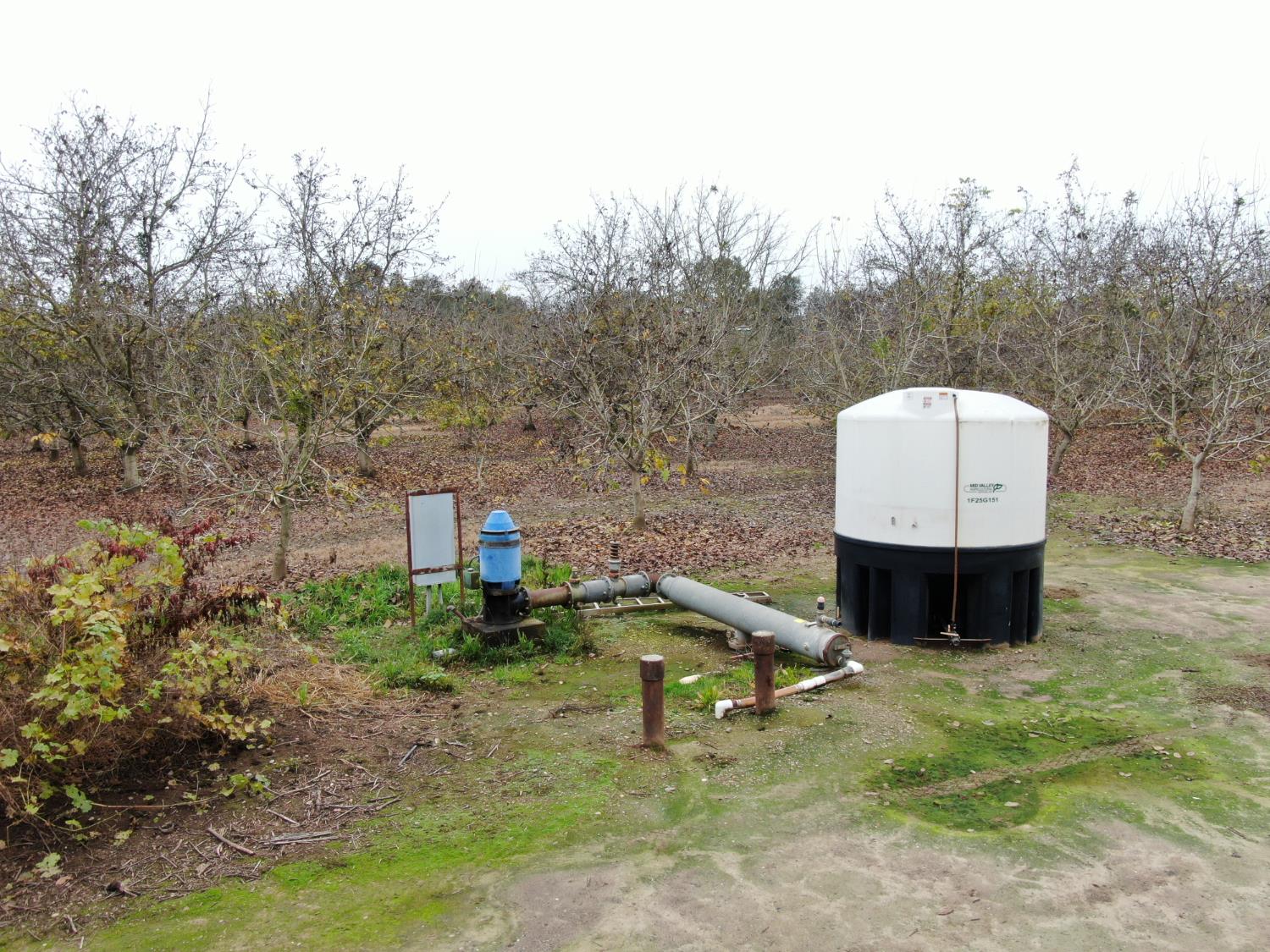 20800 Elliott Road Lockeford, CA 95237 - Photo 14 of 14 a house view with a garden space