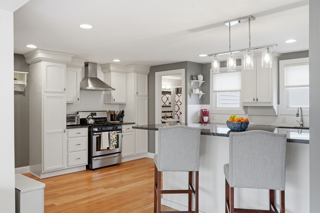 31 Walnut Street Dedham, MA 02026 - Photo 10 of 34
