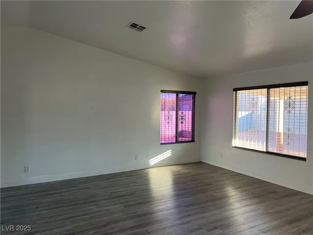 $2,000 | 4231 Riverstone Avenue, Las Vegas, NV 89115