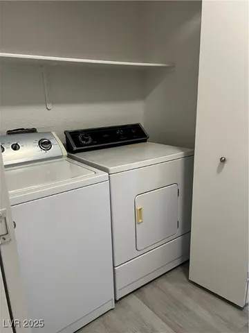 $2,000 | 4231 Riverstone Avenue, Las Vegas, NV 89115