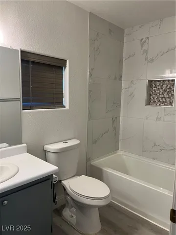$2,000 | 4231 Riverstone Avenue, Las Vegas, NV 89115