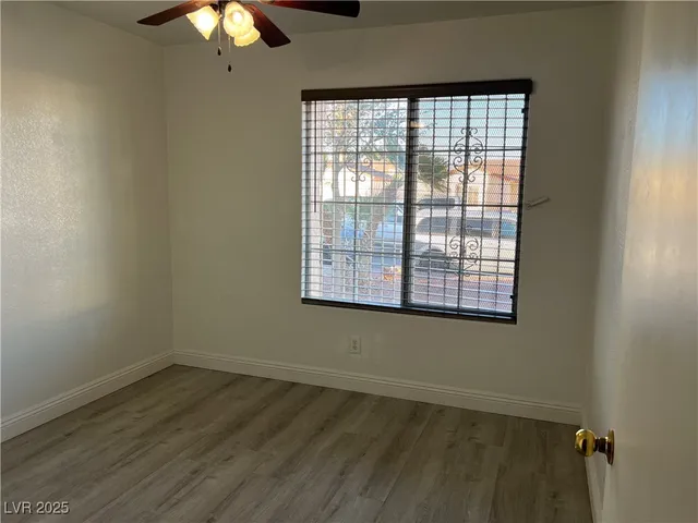 $2,000 | 4231 Riverstone Avenue, Las Vegas, NV 89115