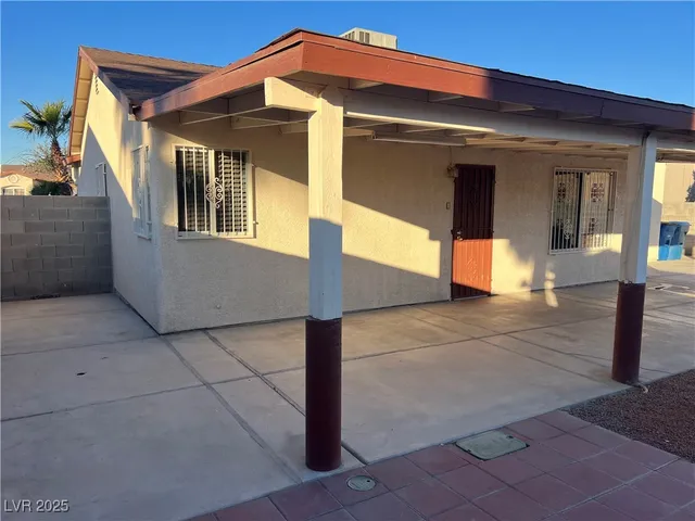 $2,000 | 4231 Riverstone Avenue, Las Vegas, NV 89115