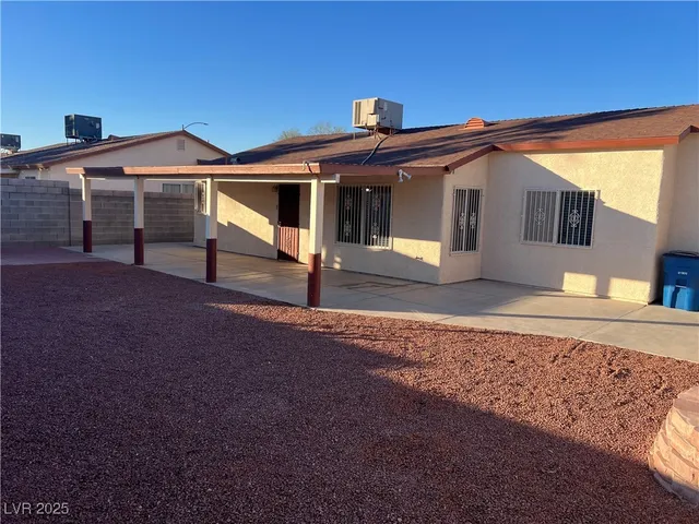 $2,000 | 4231 Riverstone Avenue, Las Vegas, NV 89115
