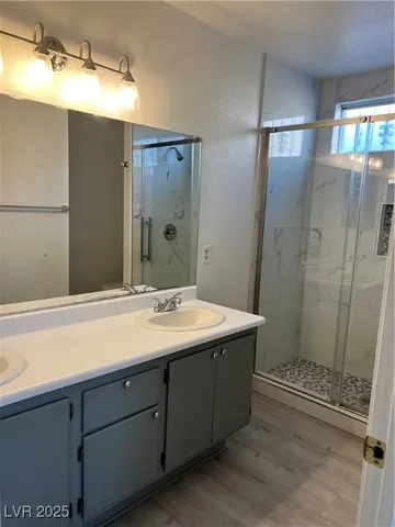 $2,000 | 4231 Riverstone Avenue, Las Vegas, NV 89115