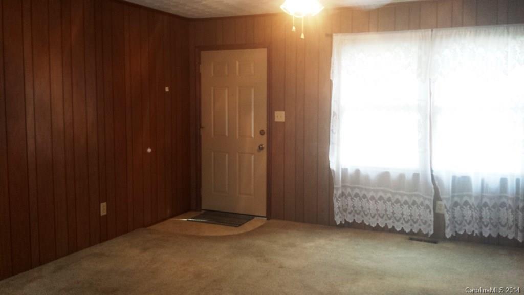 1729 Green Acres Road Lincolnton, NC 28092 - Photo 4 of 23 Gallery Image 4
