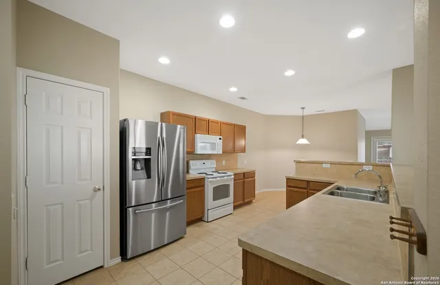 $1,850 | 5125 Knollwood, Schertz, TX 78108
