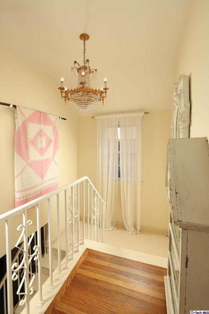 521 Birmingham Road Burbank, CA 91504 - Photo 19 of 41 Gallery Image 19