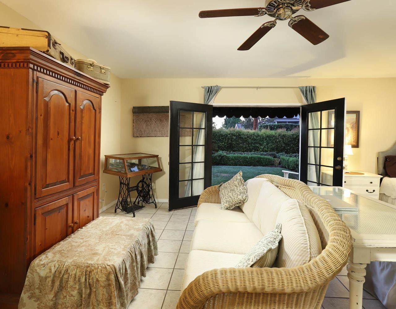 521 Birmingham Road Burbank, CA 91504 - Photo 25 of 41 Gallery Image 25