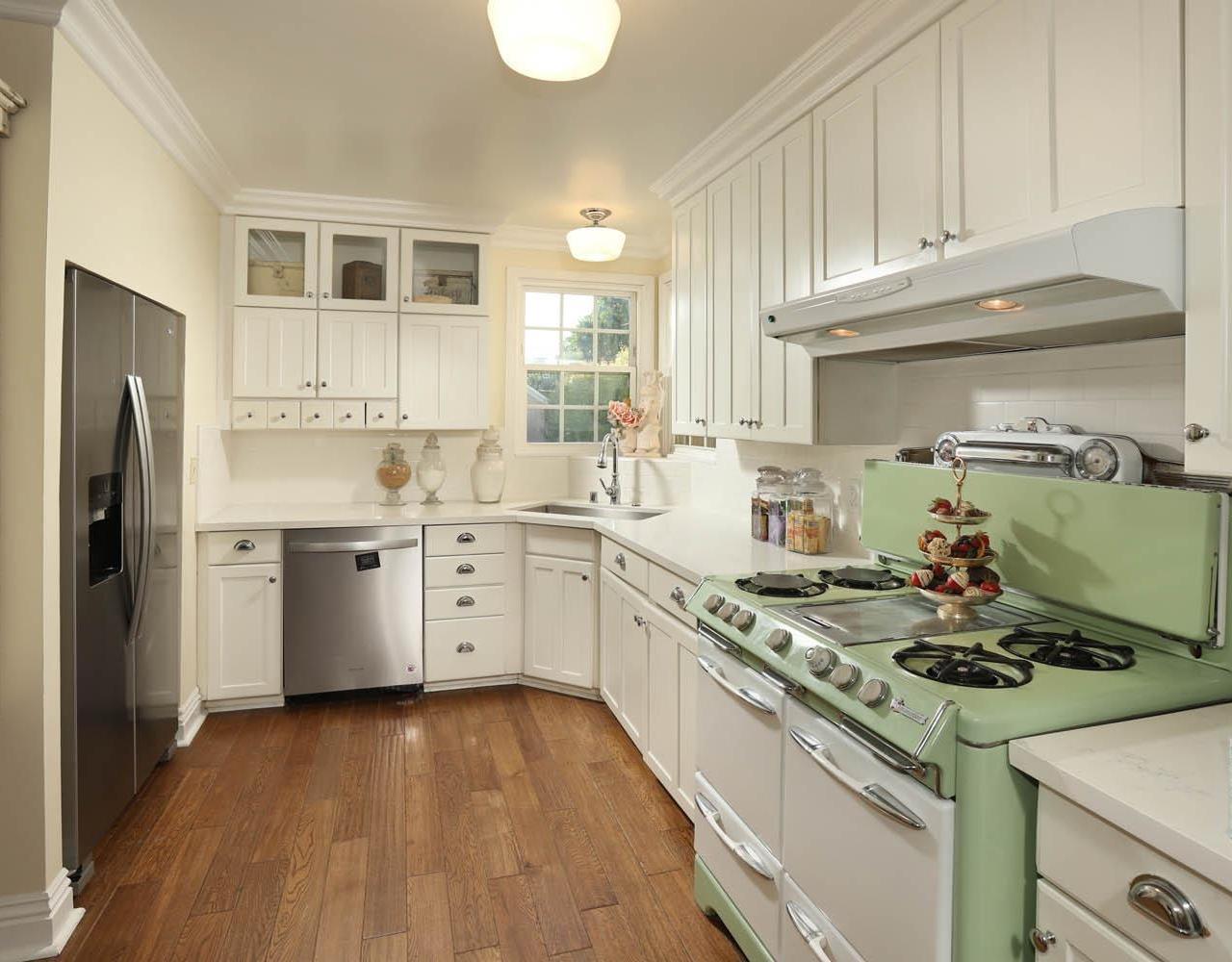 521 Birmingham Road Burbank, CA 91504 - Photo 9 of 41 Gallery Image 9
