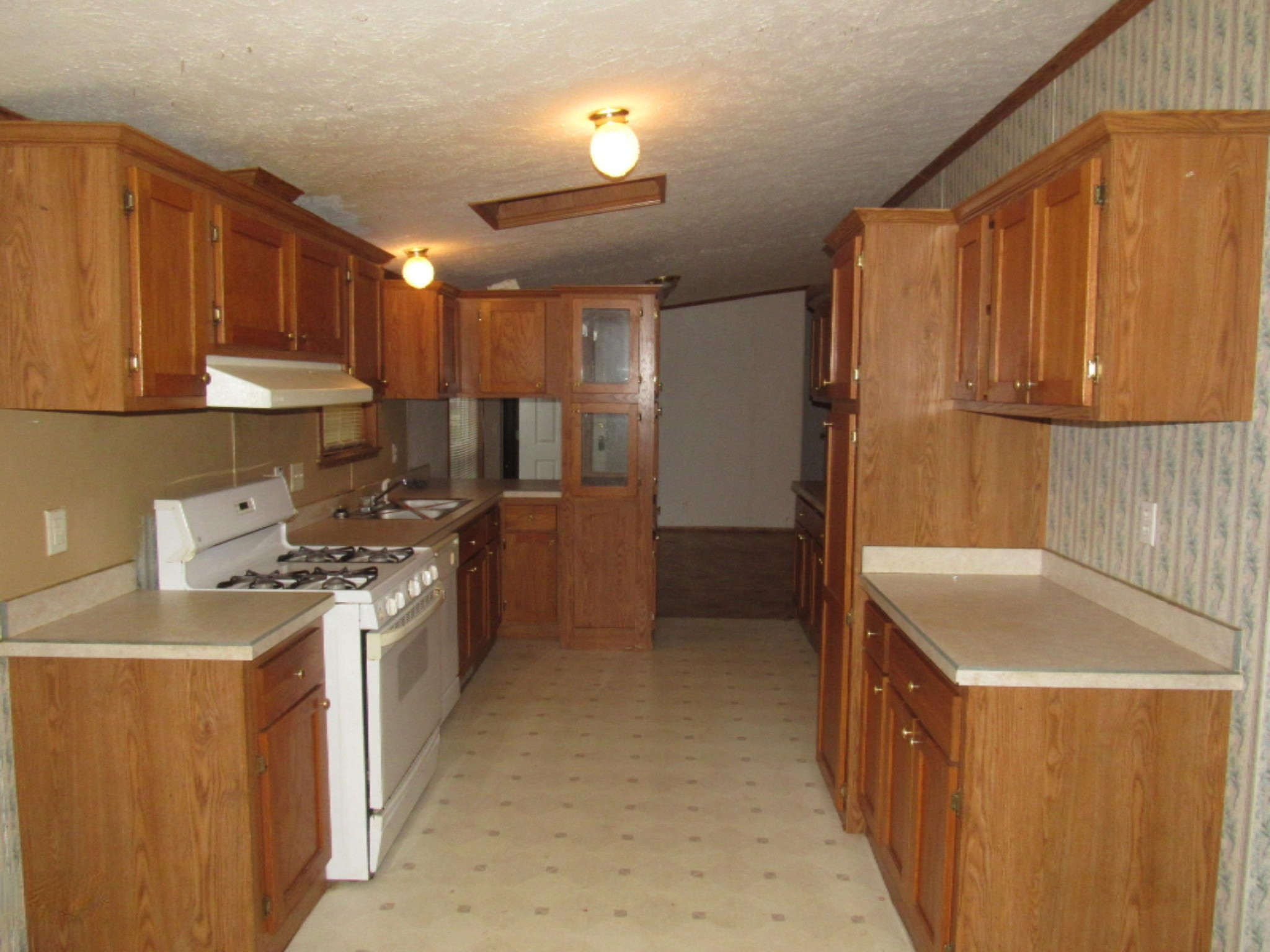 207 Bangor Road Lawrence, MI 49064 - Photo 7 of 20 IMG_9821