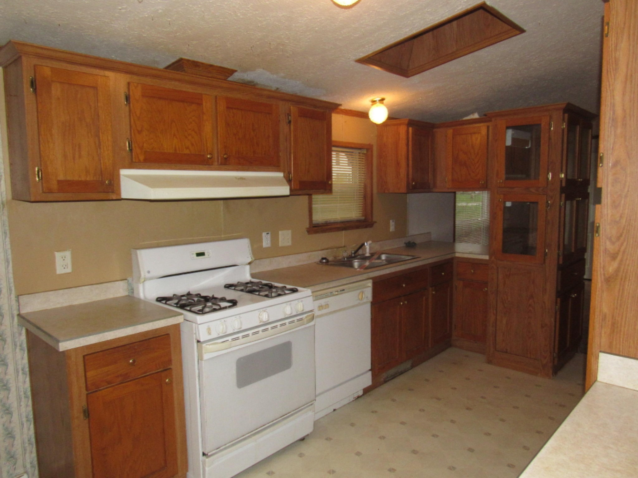 207 Bangor Road Lawrence, MI 49064 - Photo 8 of 20 IMG_9832