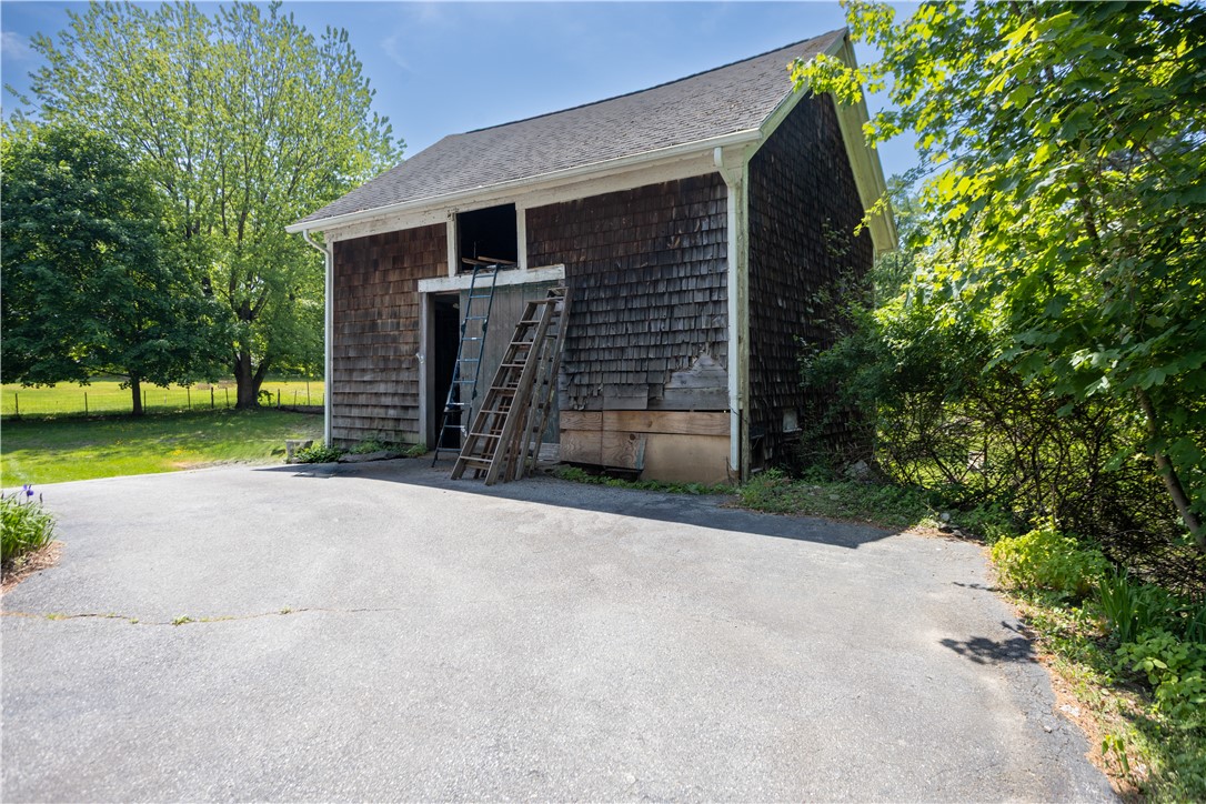 48 Brayton Road Smithfield, RI 02917 - Photo 10 of 47