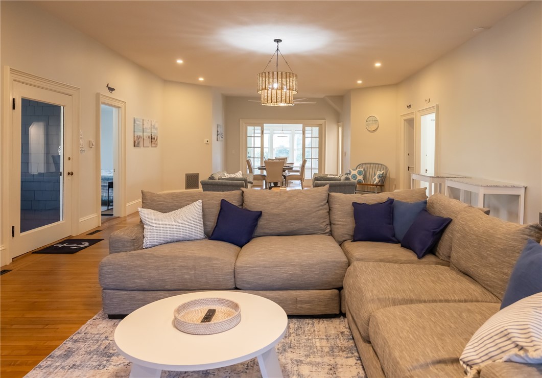 244 Kingstown Road Narragansett, RI 02882 - Photo 11 of 48
