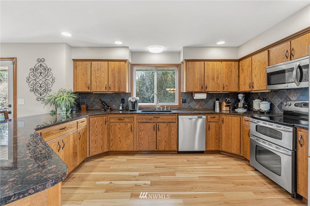 23729 Wallitner Road Arlington, WA 98223 - Photo 4 of 40 Gallery Image 4