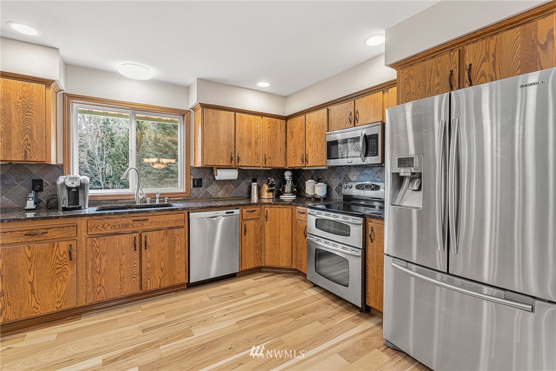 23729 Wallitner Road Arlington, WA 98223 - Photo 5 of 40 Gallery Image 5