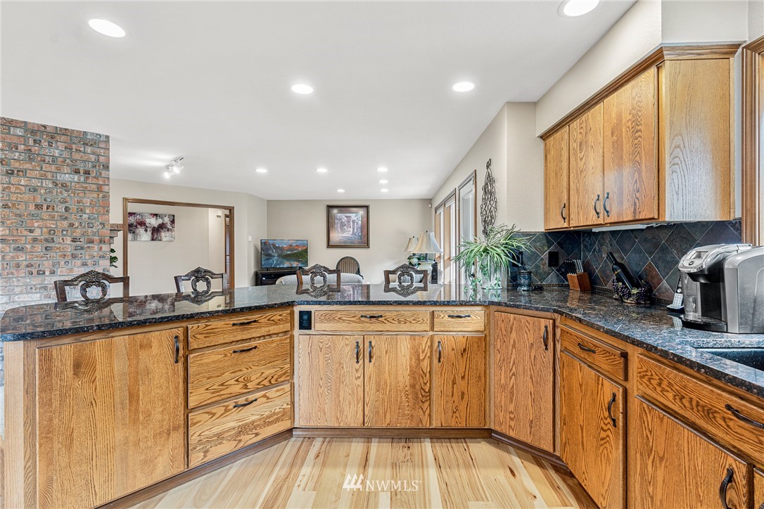 23729 Wallitner Road Arlington, WA 98223 - Photo 9 of 40 Gallery Image 9