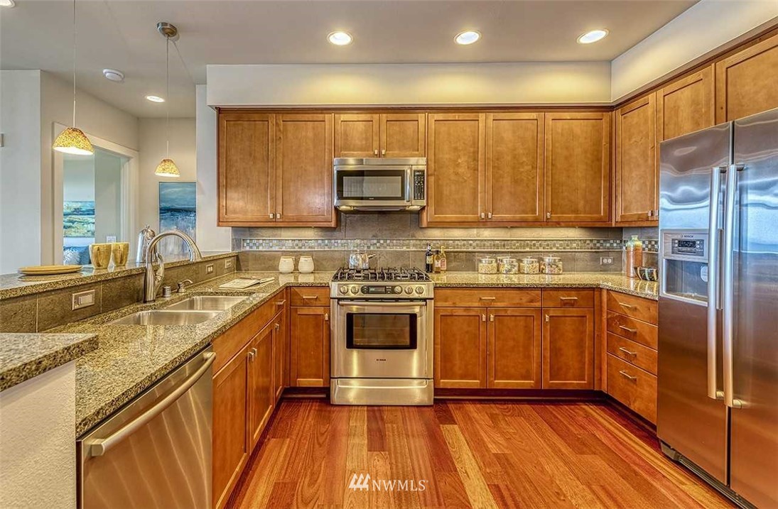 41 Pine Street, Unit 105 Edmonds, WA 98020 - Photo 9 of 23