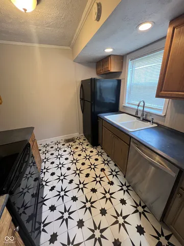 $1,195 | 6967 North College Avenue, Indianapolis, IN 46220