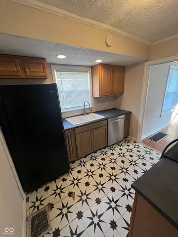 $1,195 | 6967 North College Avenue, Indianapolis, IN 46220