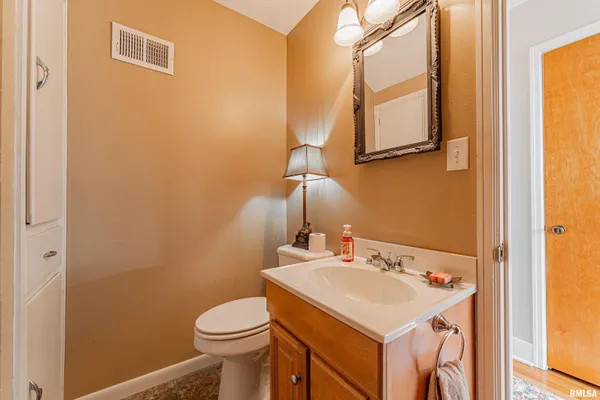 $140,000 | 209 West Cooke Street, Mount Pulaski, IL 62548