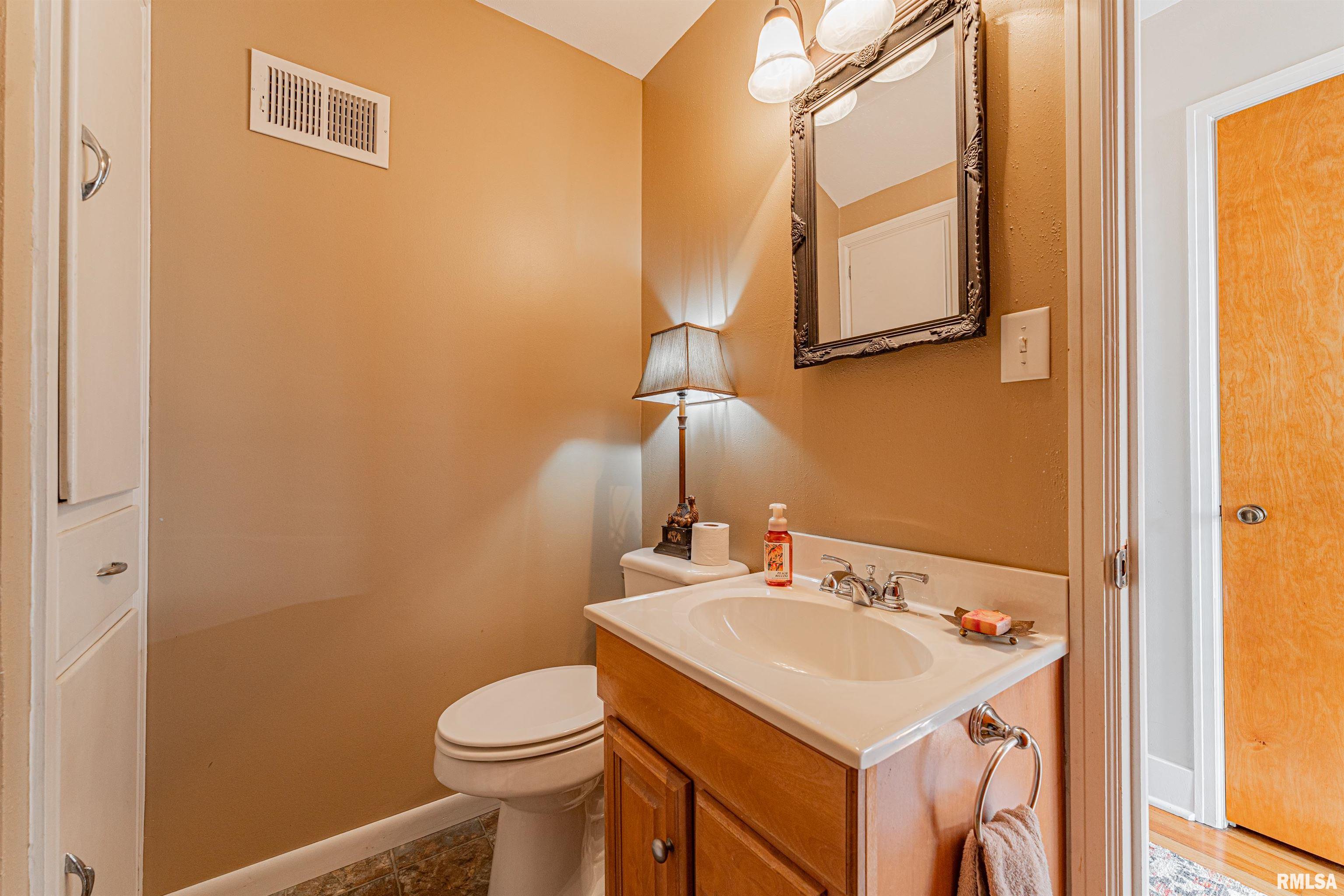 209 West Cooke Street Mount Pulaski, IL 62548 - Photo 23 of 39