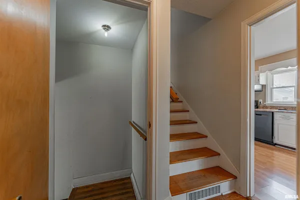 $140,000 | 209 West Cooke Street, Mount Pulaski, IL 62548