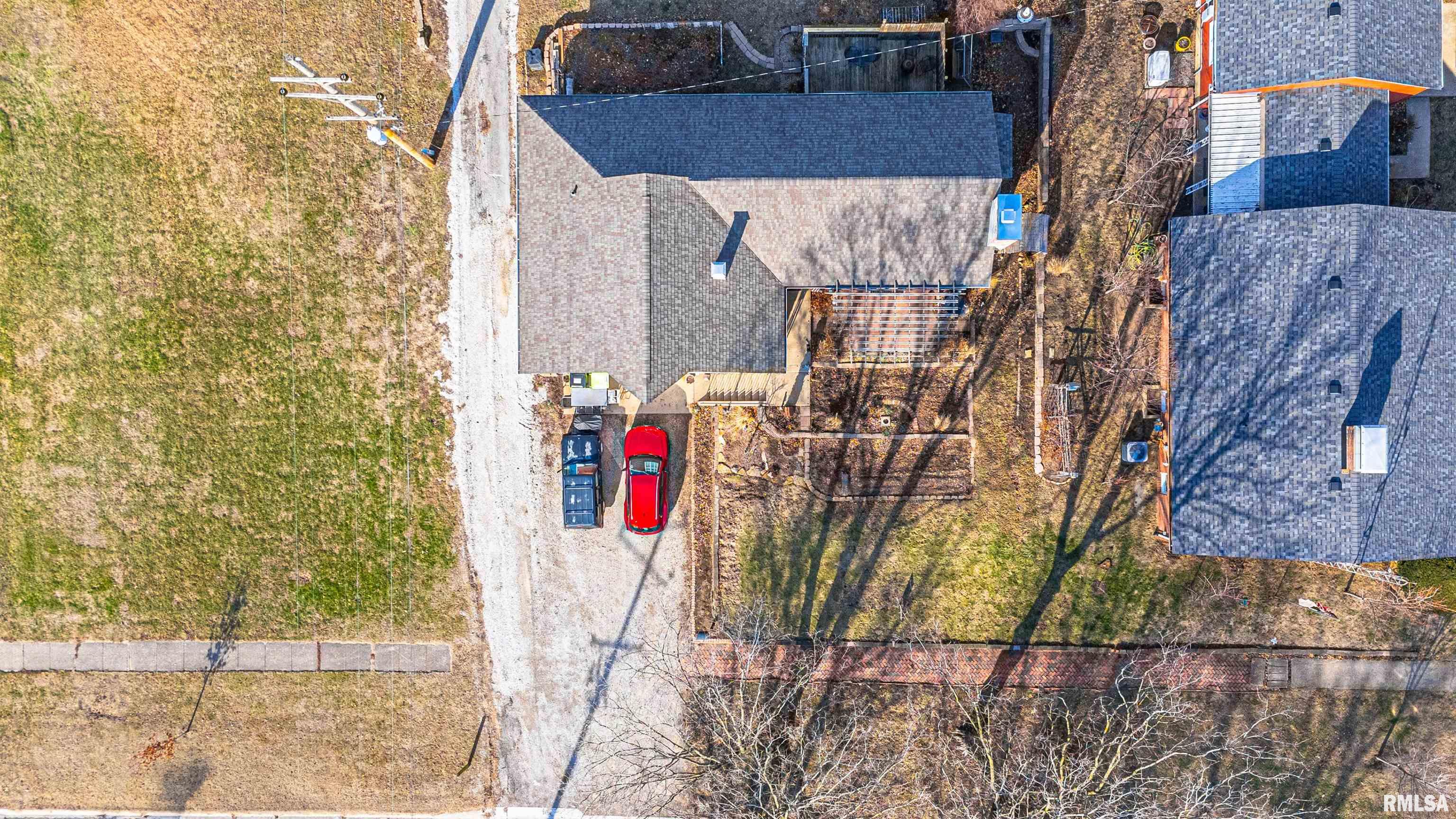 209 West Cooke Street Mount Pulaski, IL 62548 - Photo 5 of 39