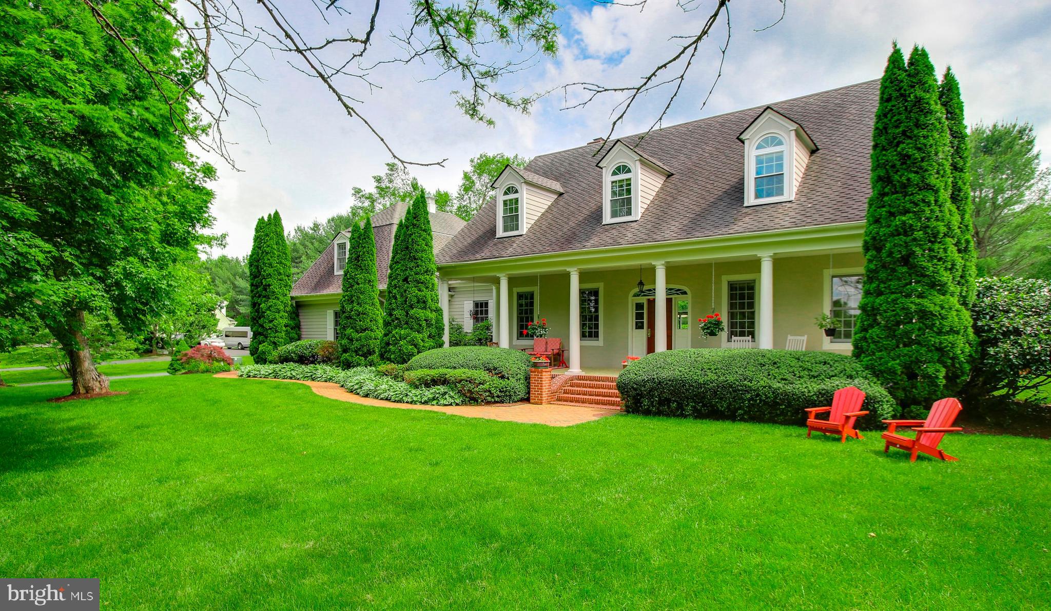 Beautiful Williamsburg Colonial