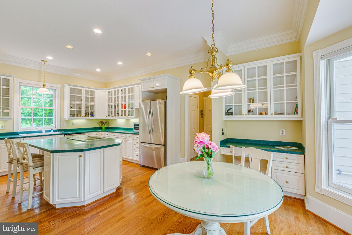 6504 Griffith Road Gaithersburg, MD 20882 - Photo 16 of 73 Full Kitchen