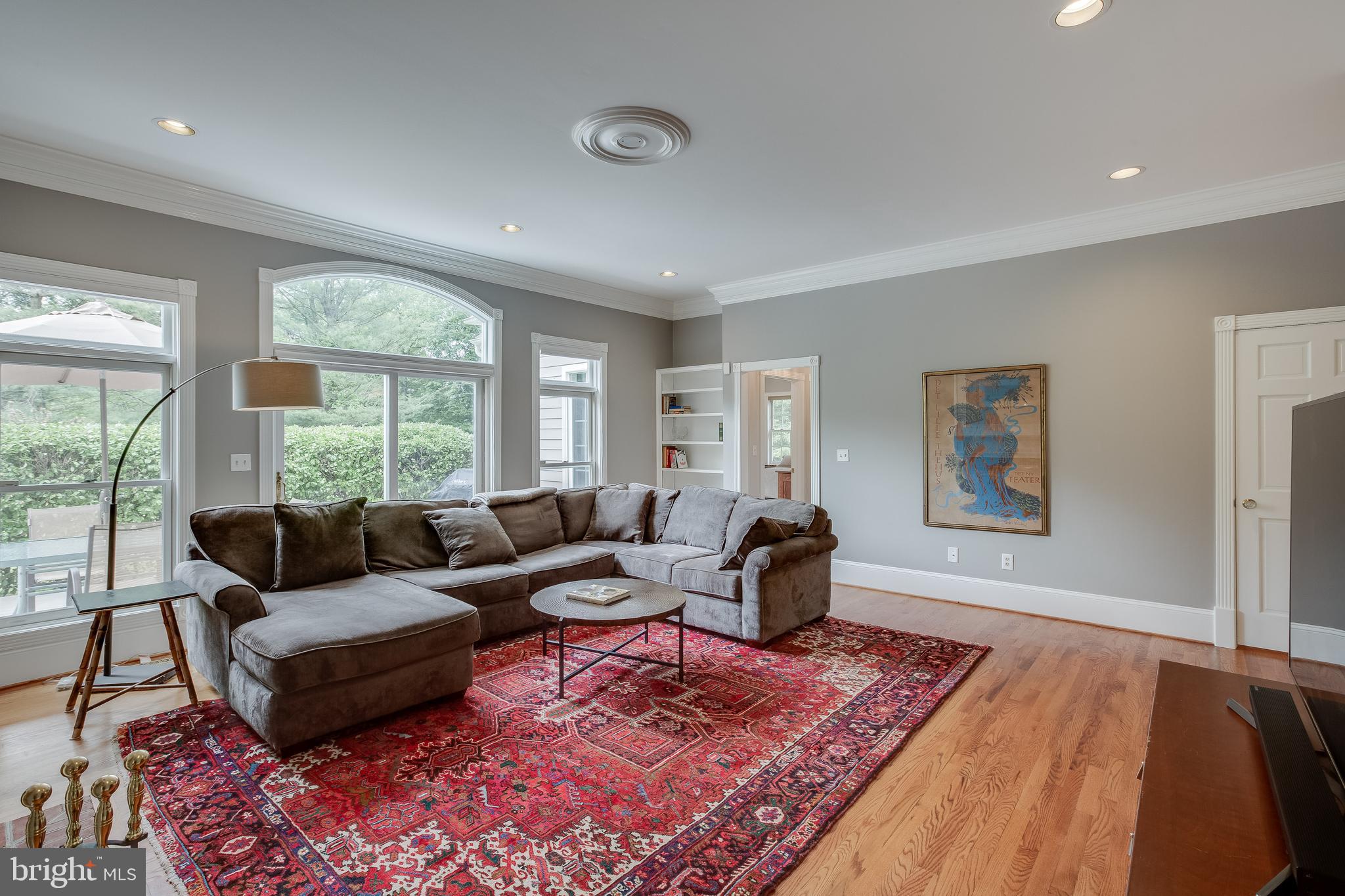 6504 Griffith Road Gaithersburg, MD 20882 - Photo 20 of 73 Fantastic Family room w/great light